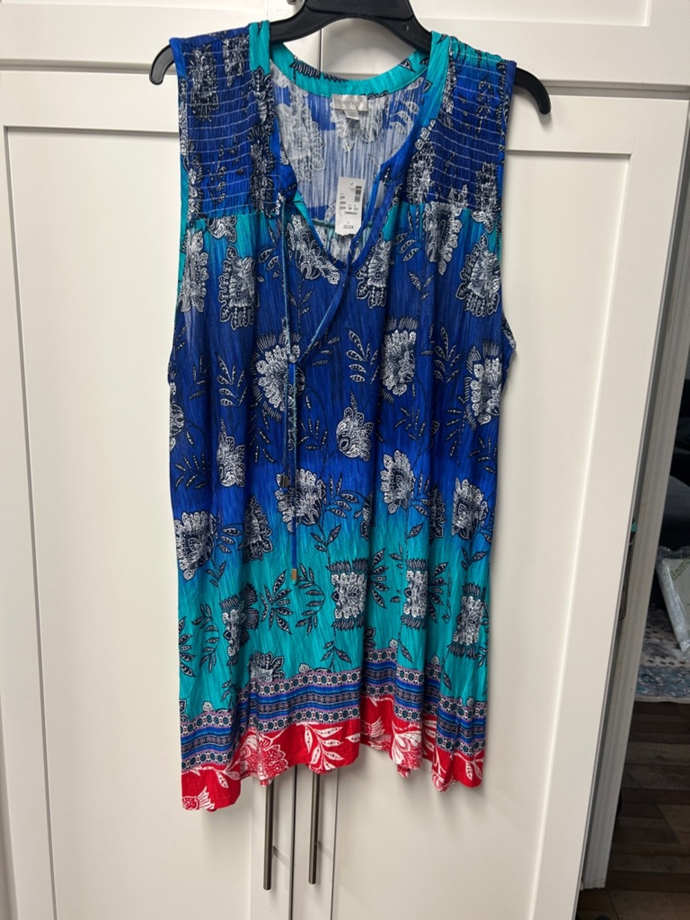 Avenue Blue Teal Floral Sleeveless V-Neck Tank with Red Hem